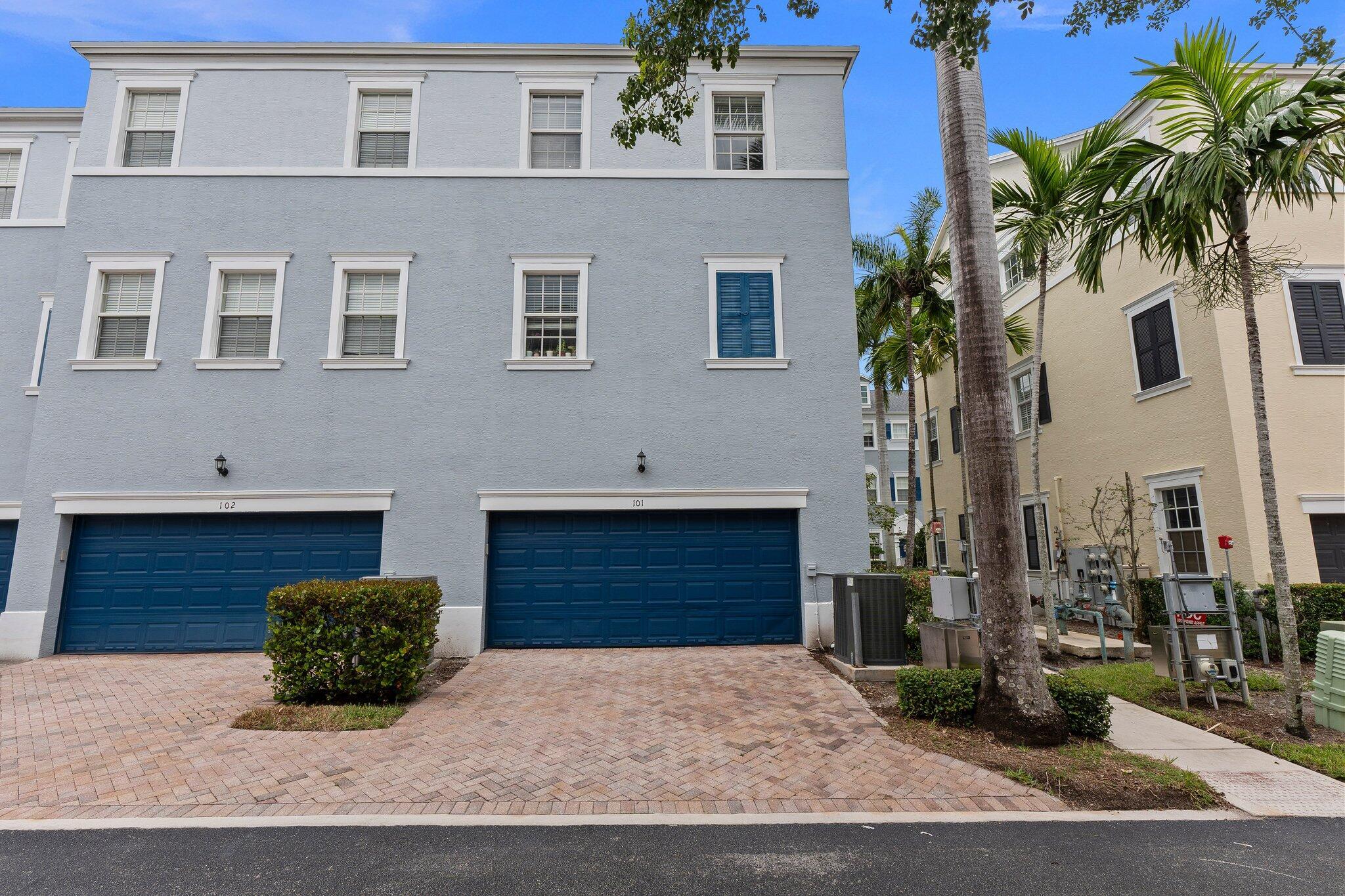 SANDPIPER COVE AT BOTANICA CONDO - Residential