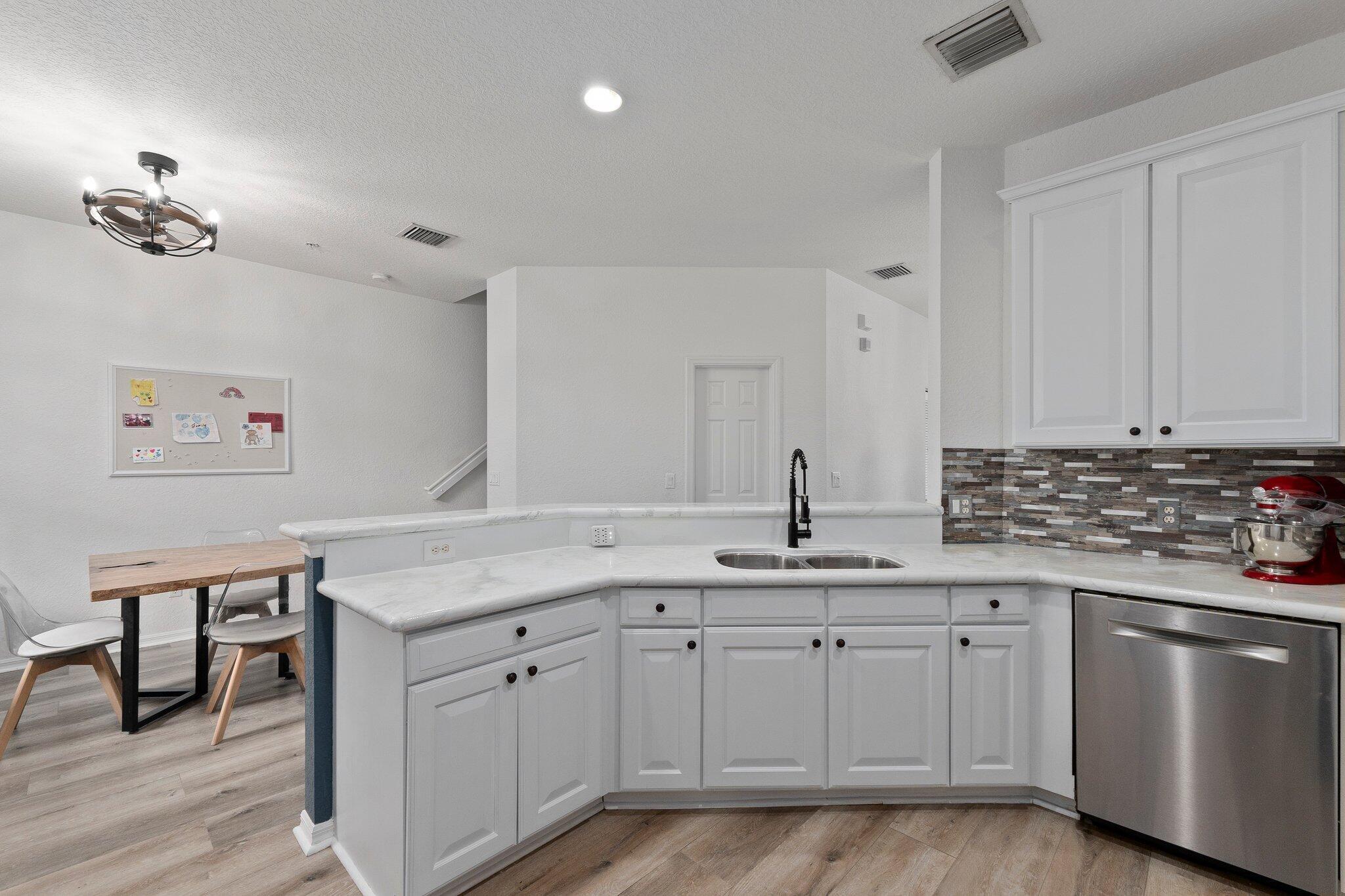 SANDPIPER COVE AT BOTANICA CONDO - Residential