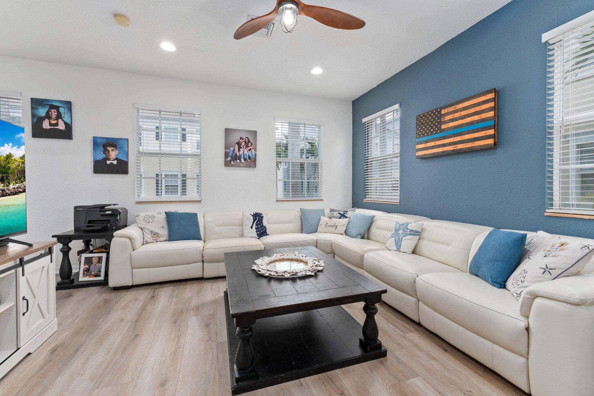 SANDPIPER COVE AT BOTANICA CONDO - Residential