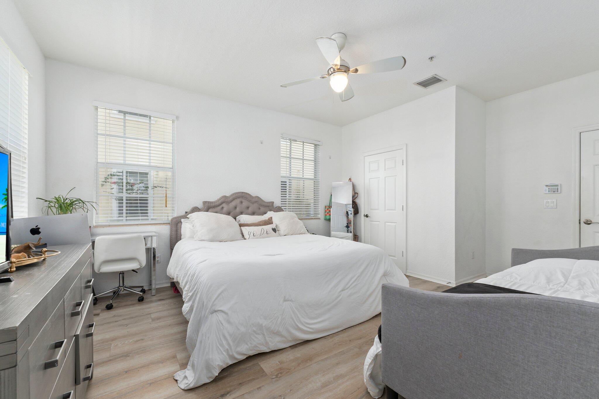 SANDPIPER COVE AT BOTANICA CONDO - Residential