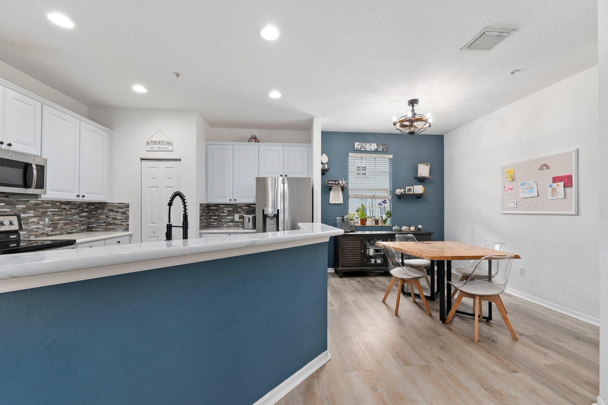 SANDPIPER COVE AT BOTANICA CONDO - Residential