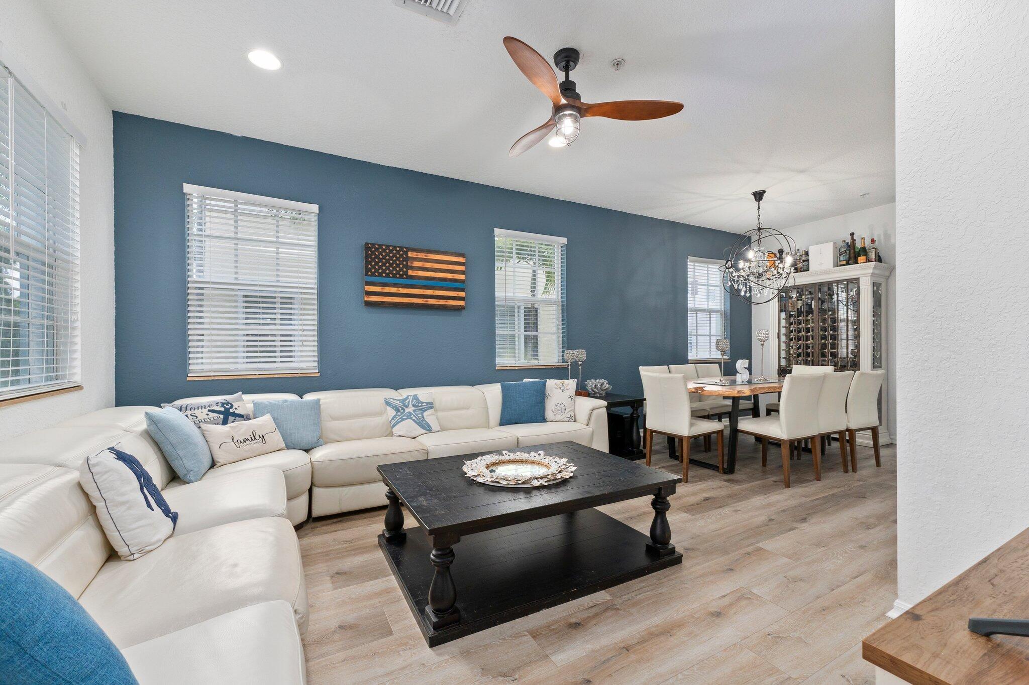 SANDPIPER COVE AT BOTANICA CONDO - Residential