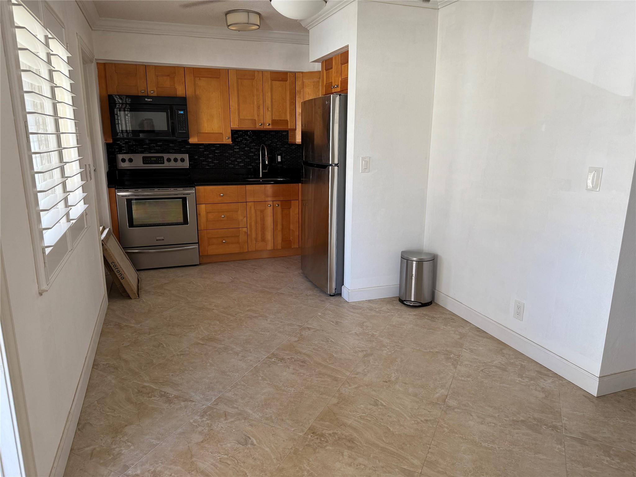 2131 NE 42nd Ct 202E