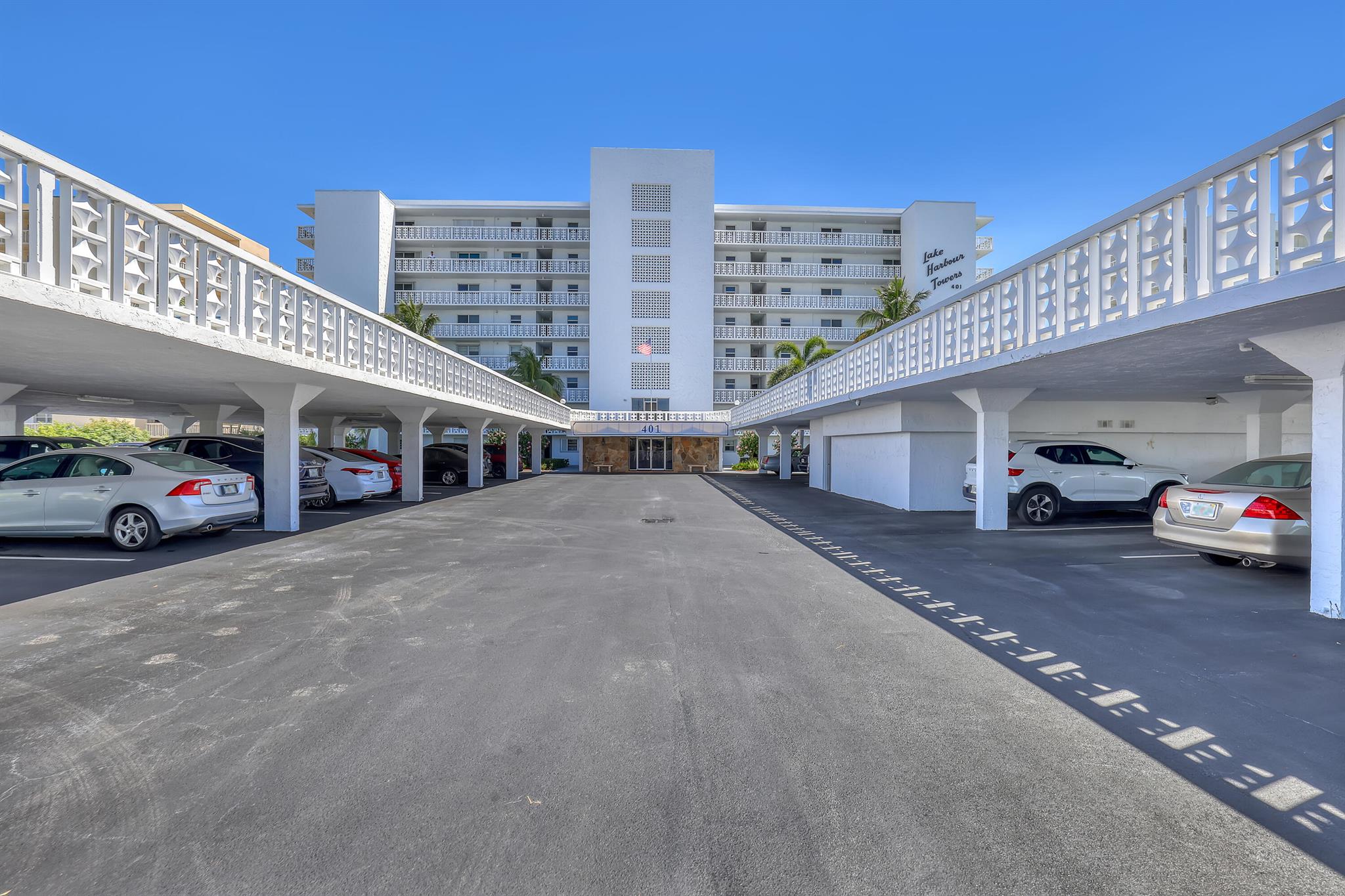 401 Lake Shore Drive 206