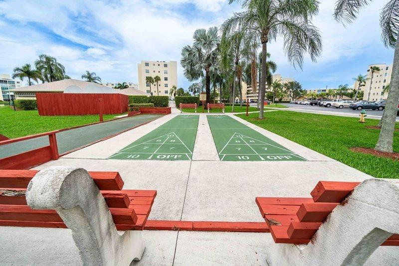 Meadowbrook Lakes View - Residential