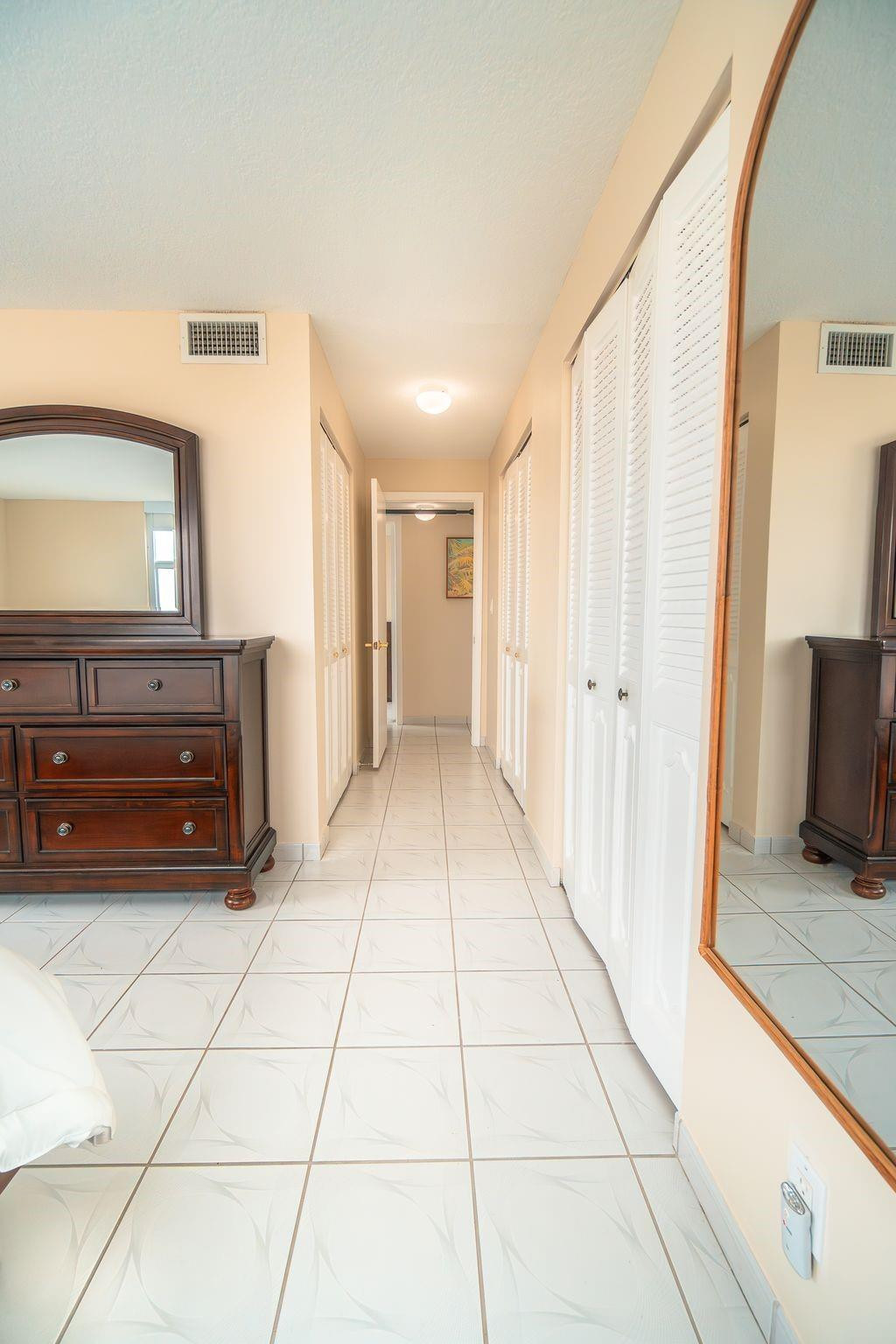 Meadowbrook Lakes View - Residential