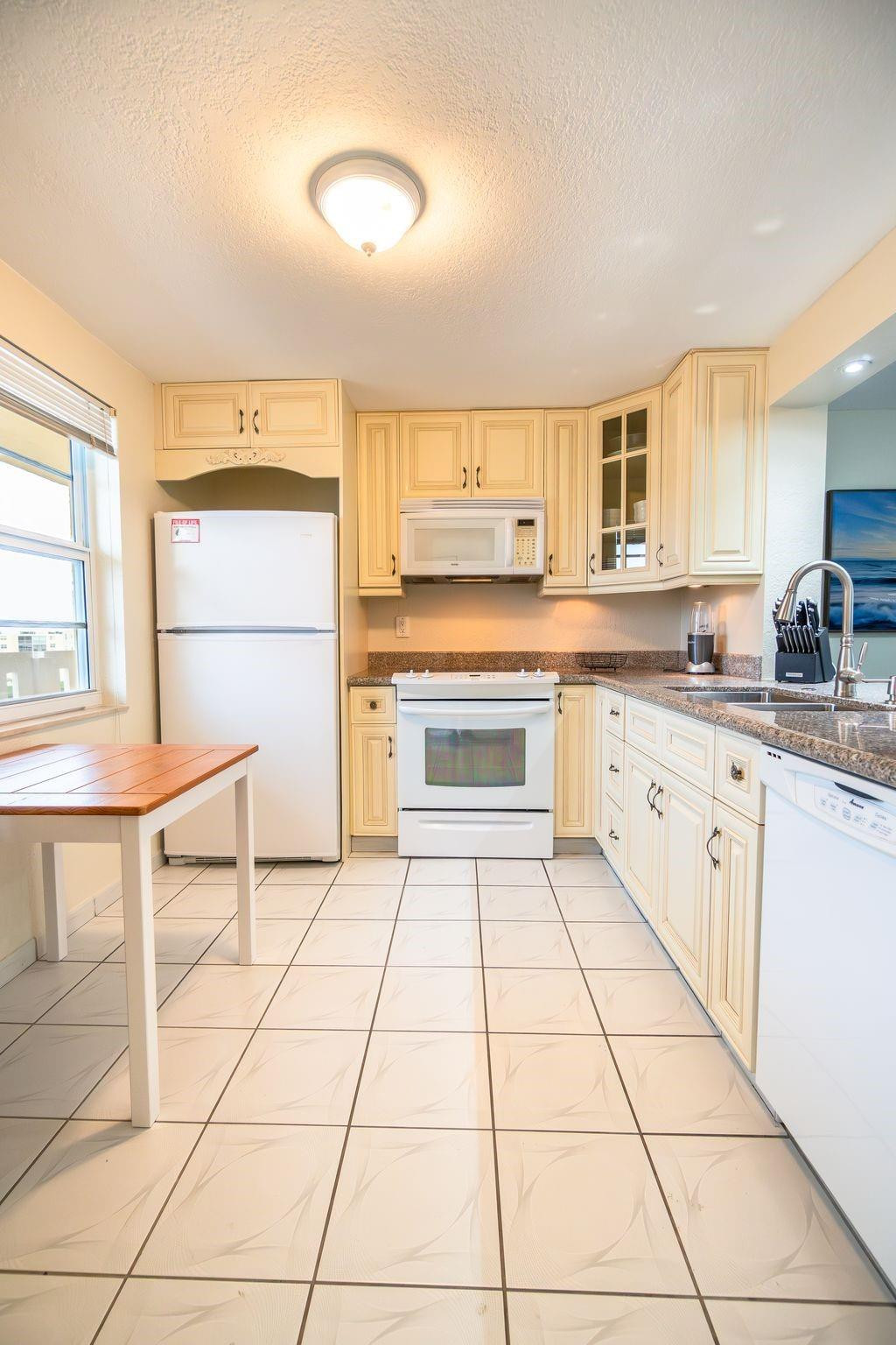 Meadowbrook Lakes View - Residential