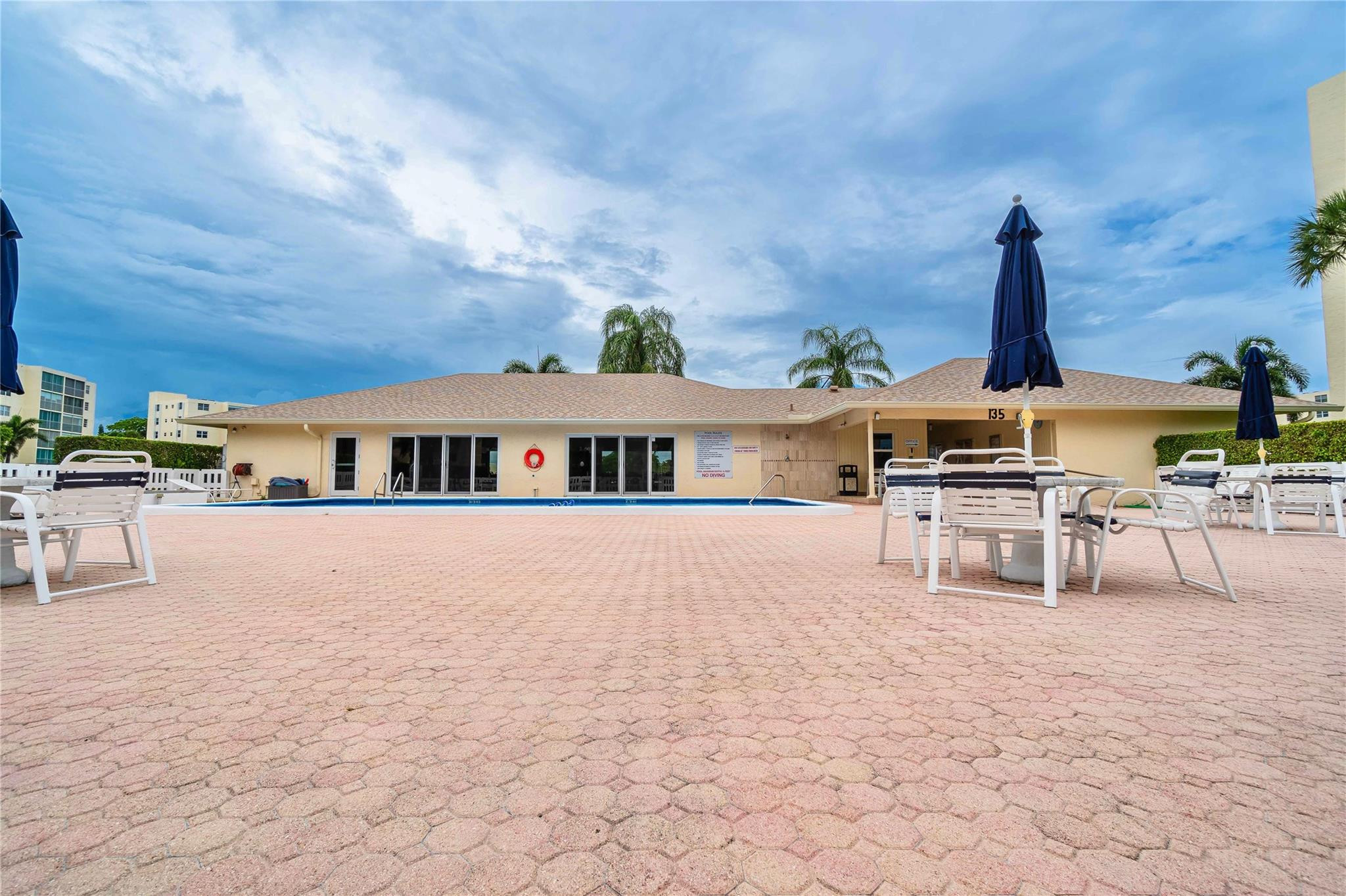 Meadowbrook Lakes View - Residential