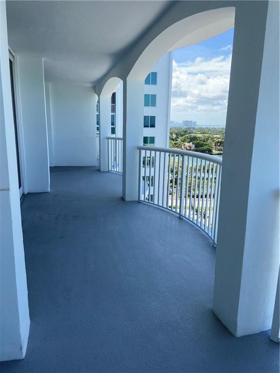 THE CARRIAGE HOUSE CONDO - Residential