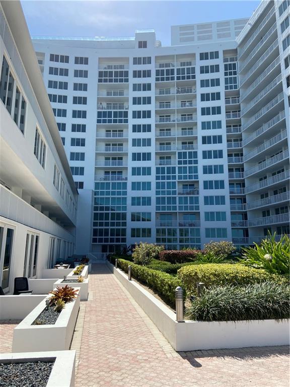 THE CARRIAGE HOUSE CONDO - Residential