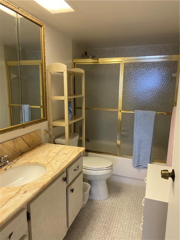 THE CARRIAGE HOUSE CONDO - Residential