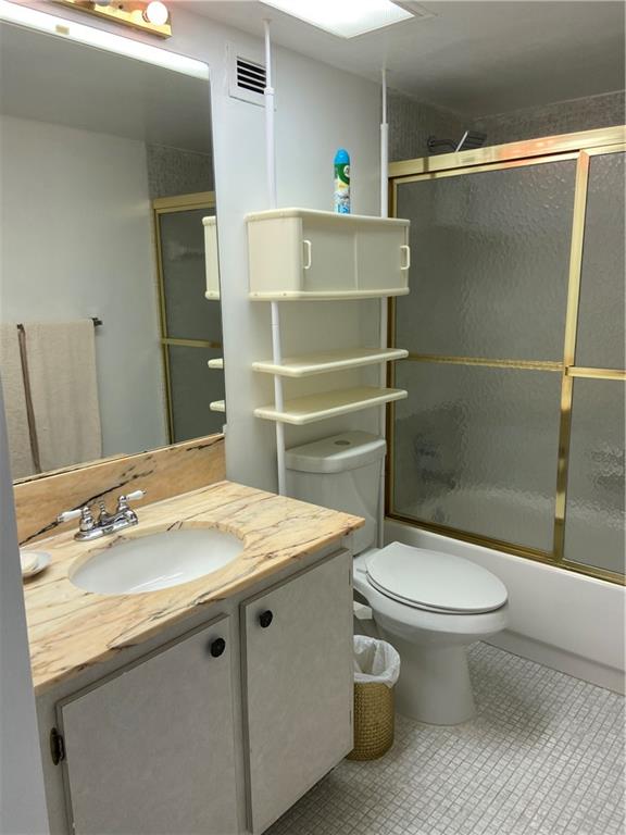 THE CARRIAGE HOUSE CONDO - Residential