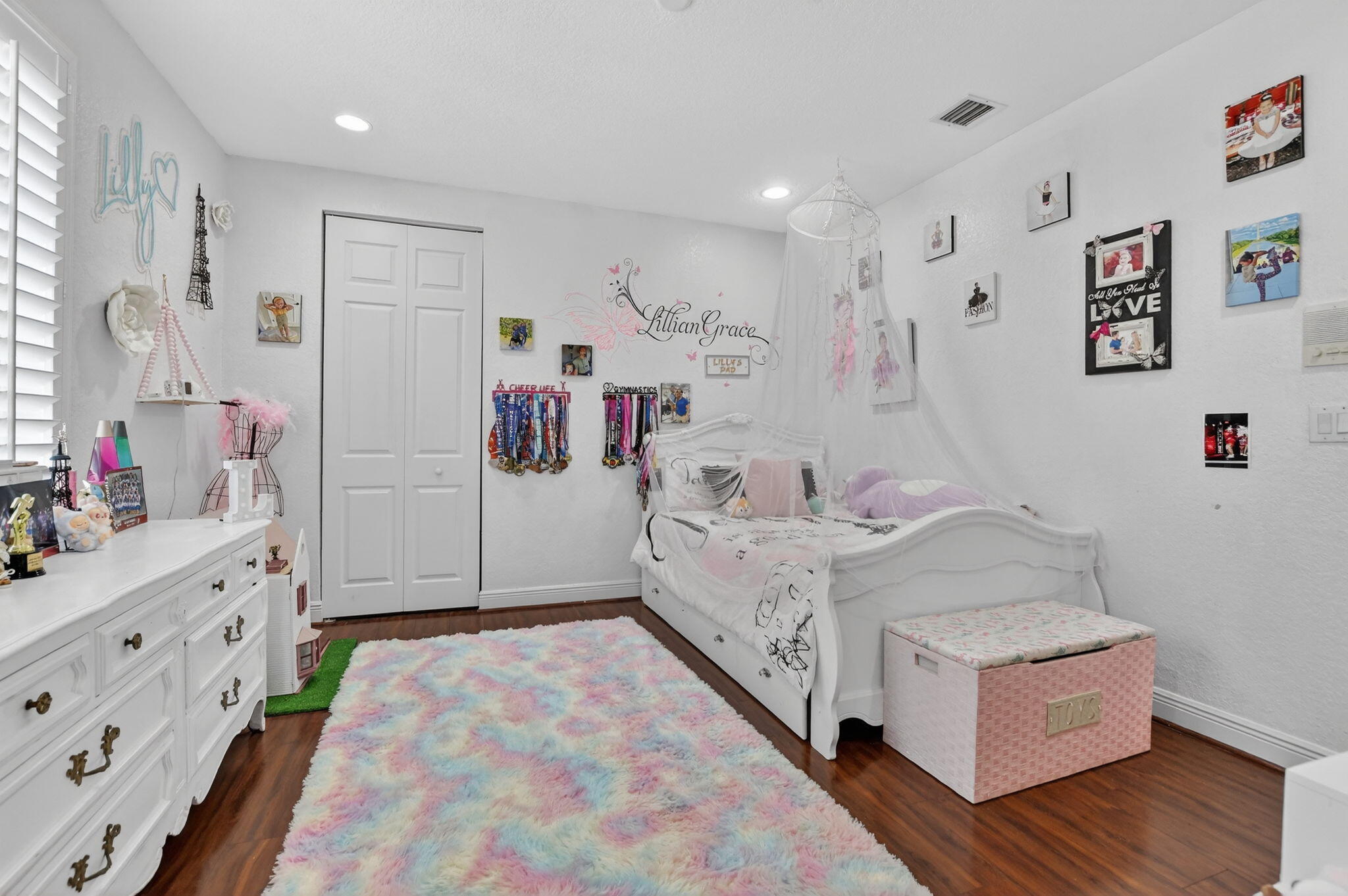 SATURNIA - Residential