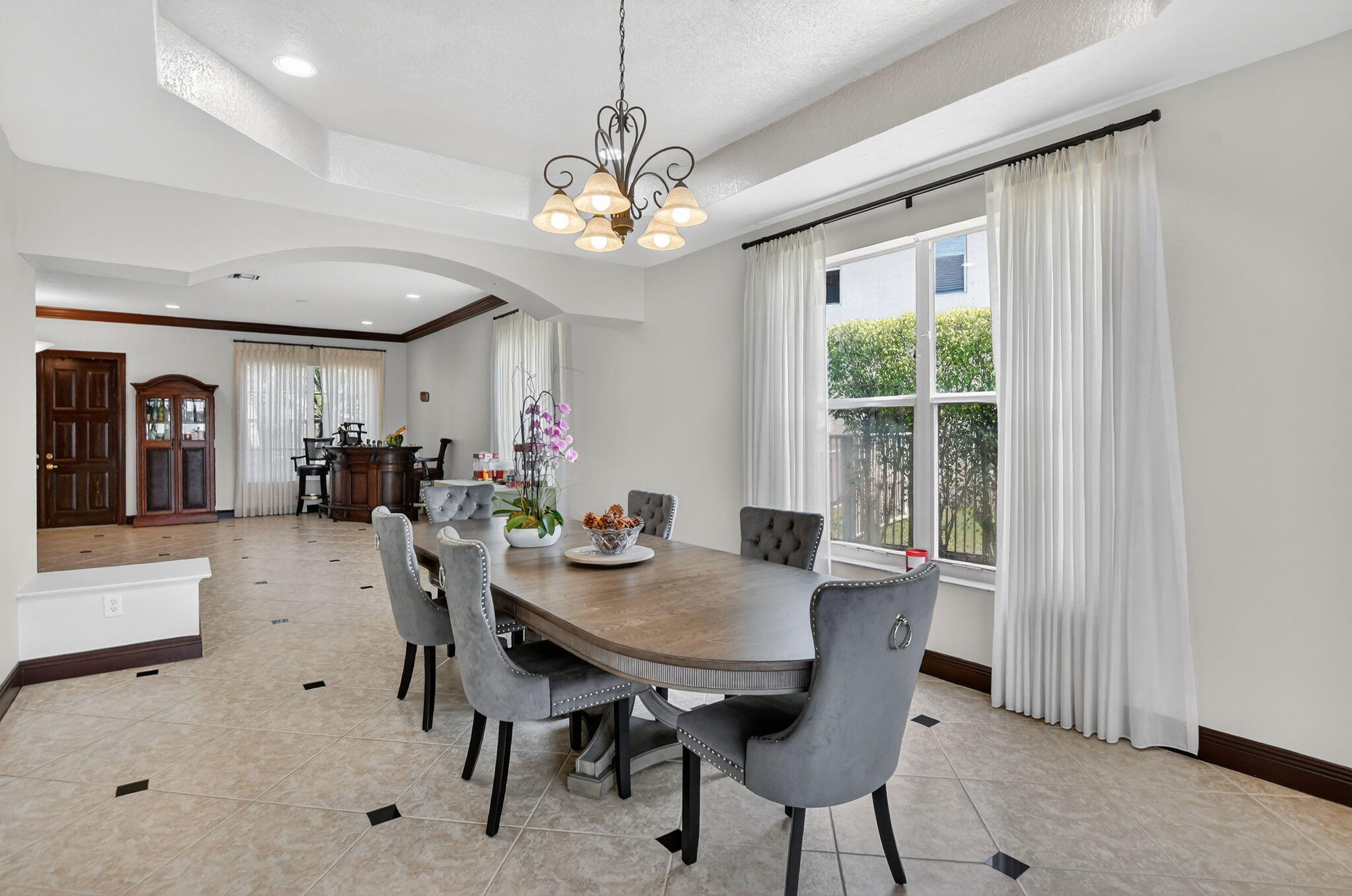 SATURNIA - Residential