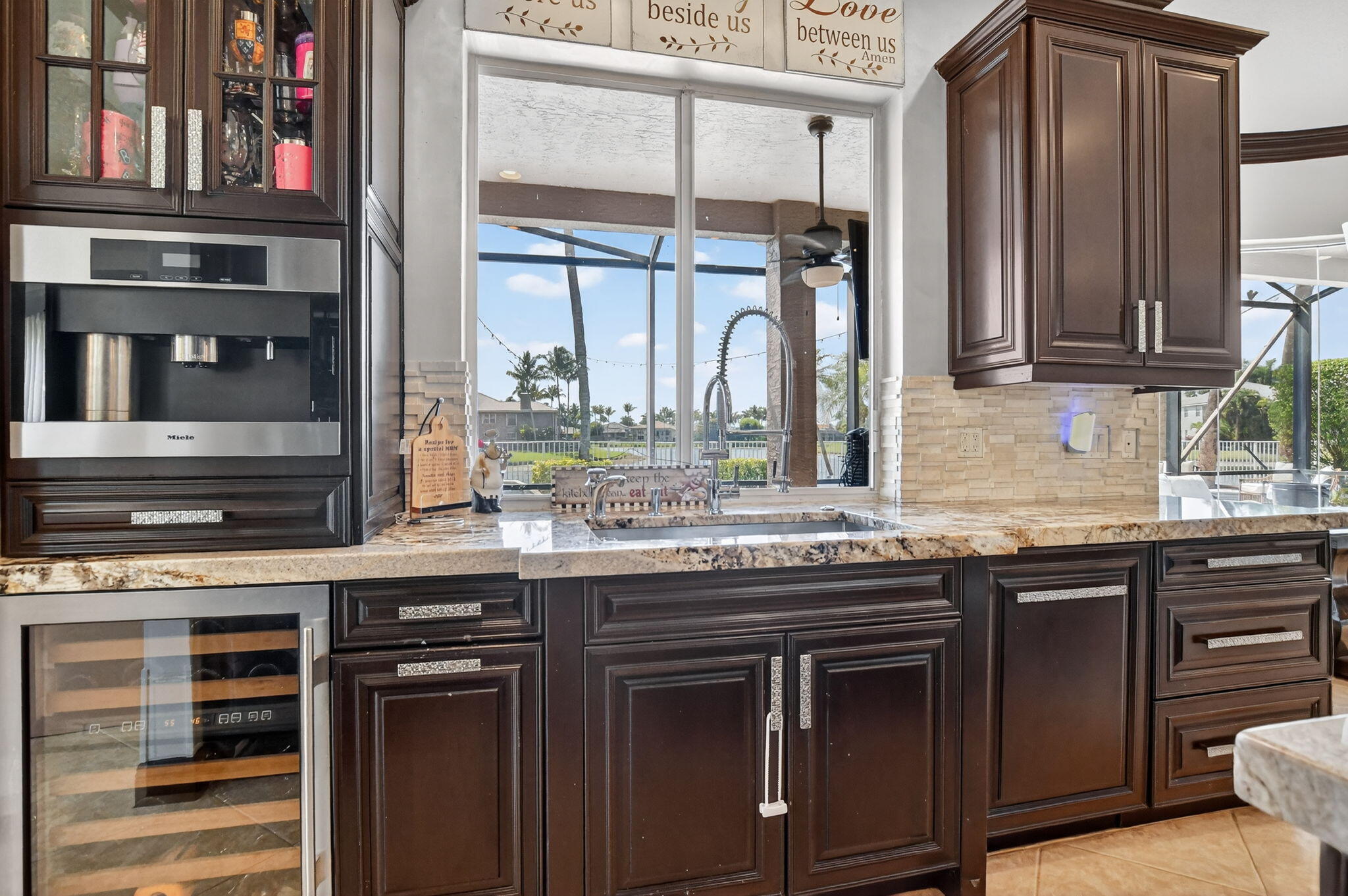 SATURNIA - Residential