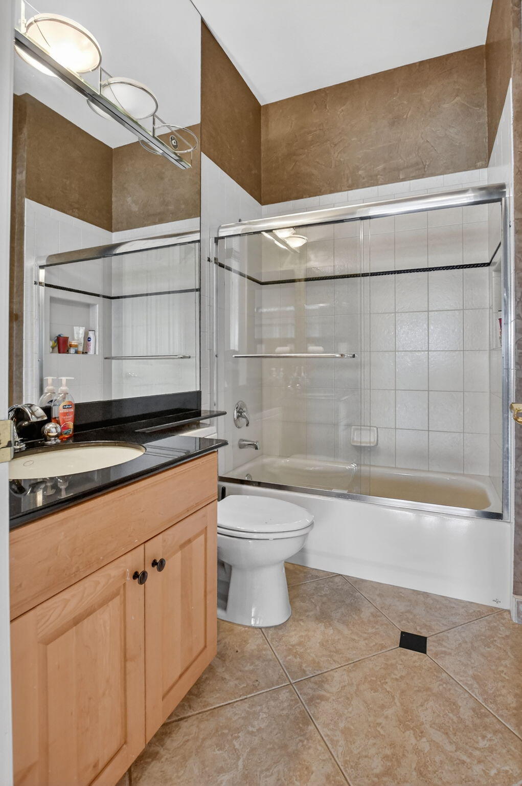 SATURNIA - Residential