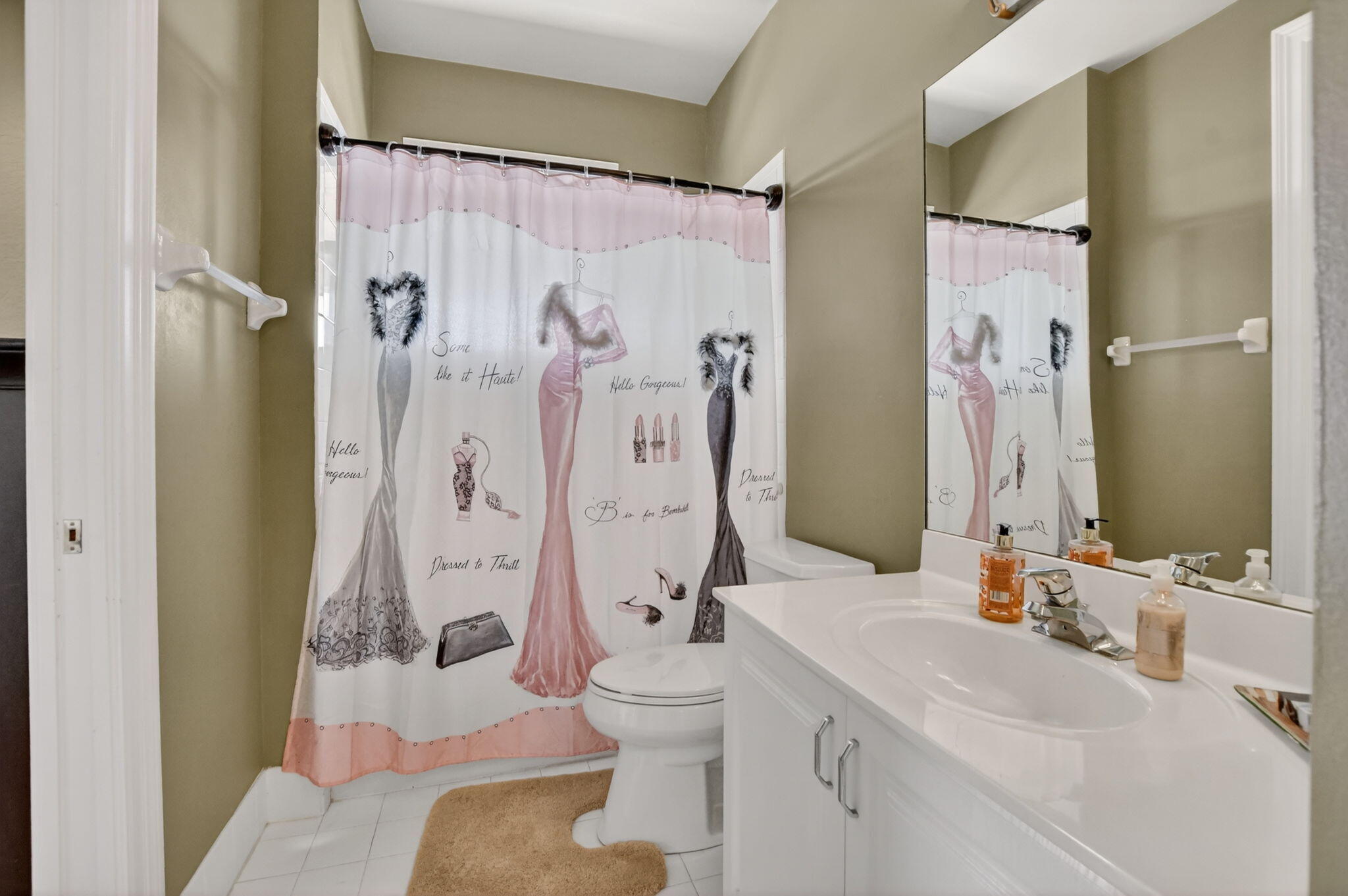 SATURNIA - Residential