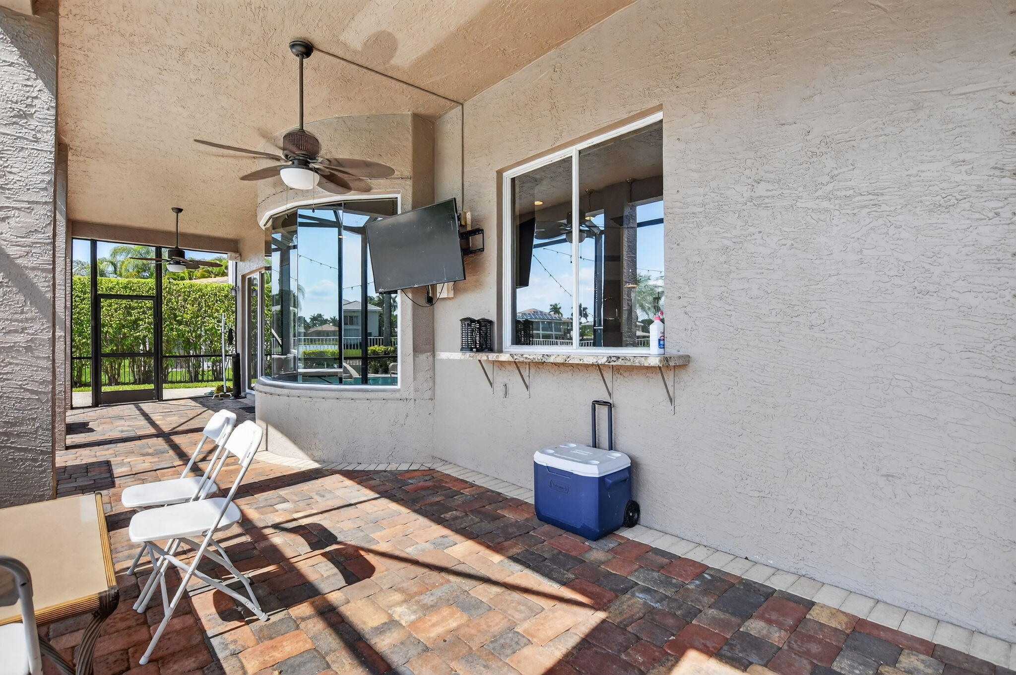 SATURNIA - Residential