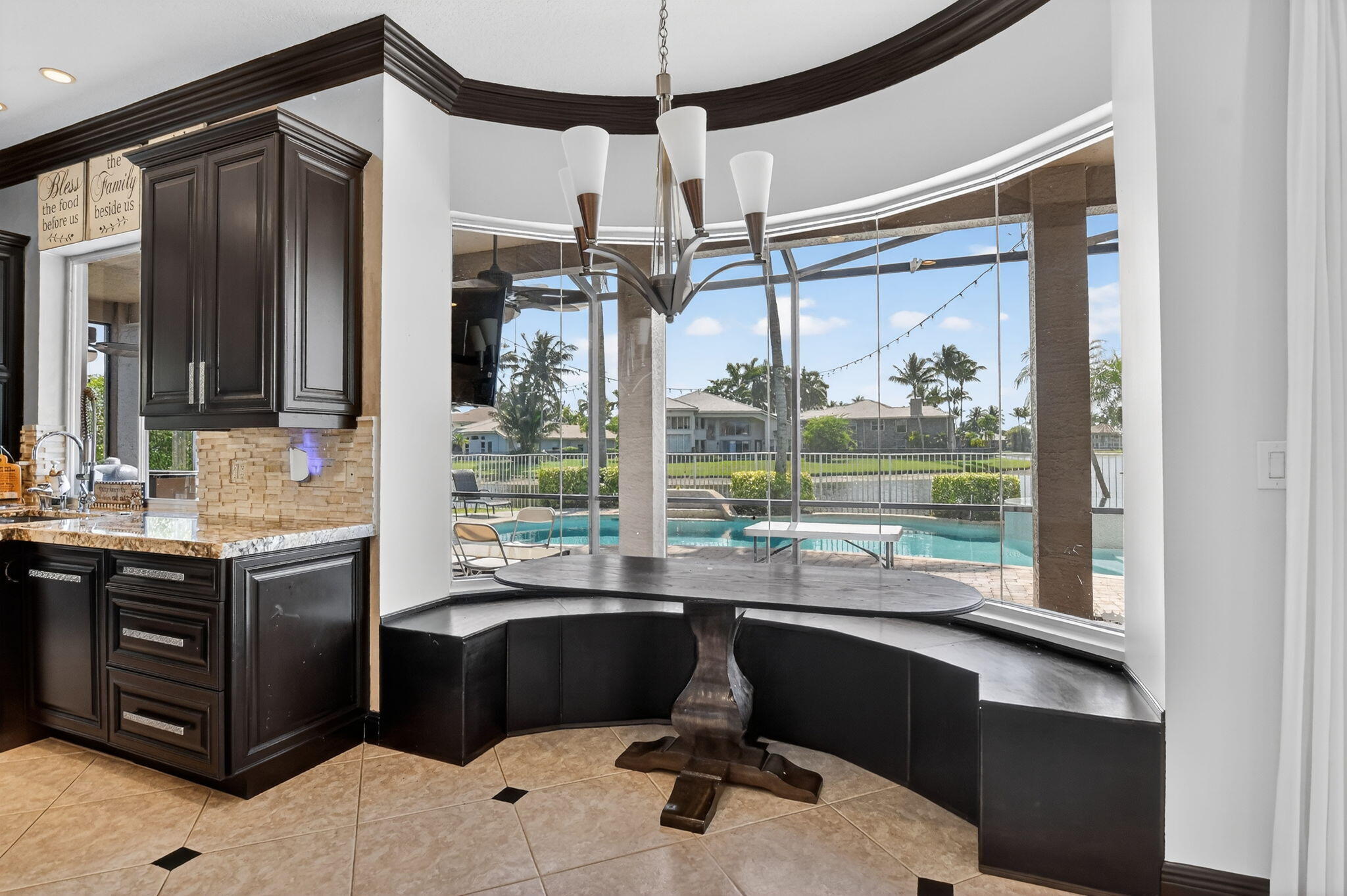 SATURNIA - Residential