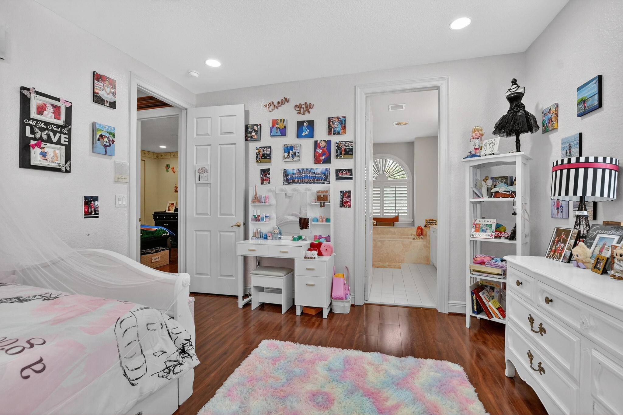 SATURNIA - Residential