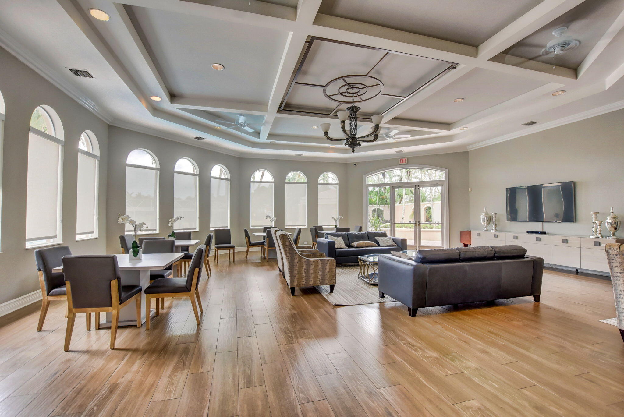 SATURNIA - Residential