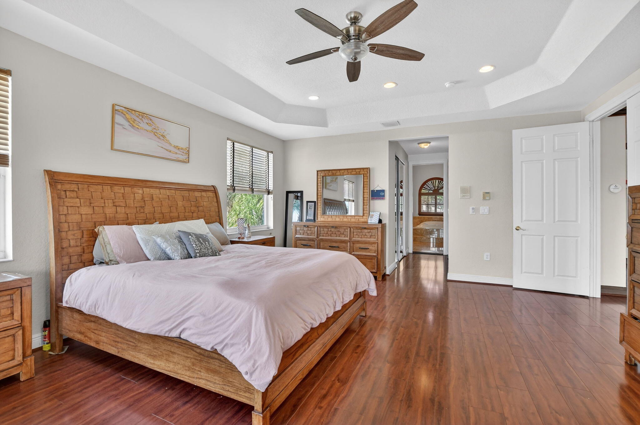 SATURNIA - Residential