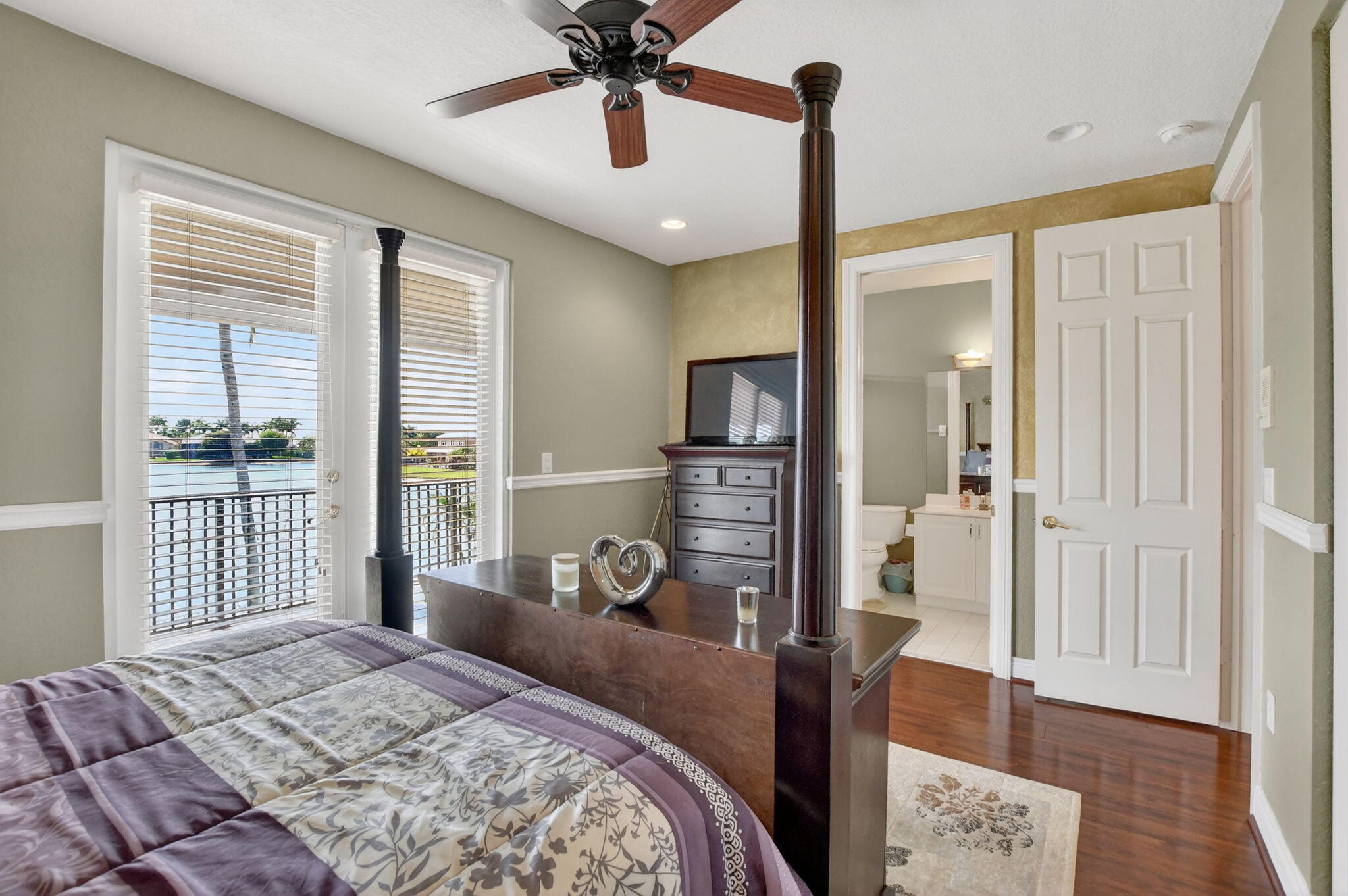 SATURNIA - Residential