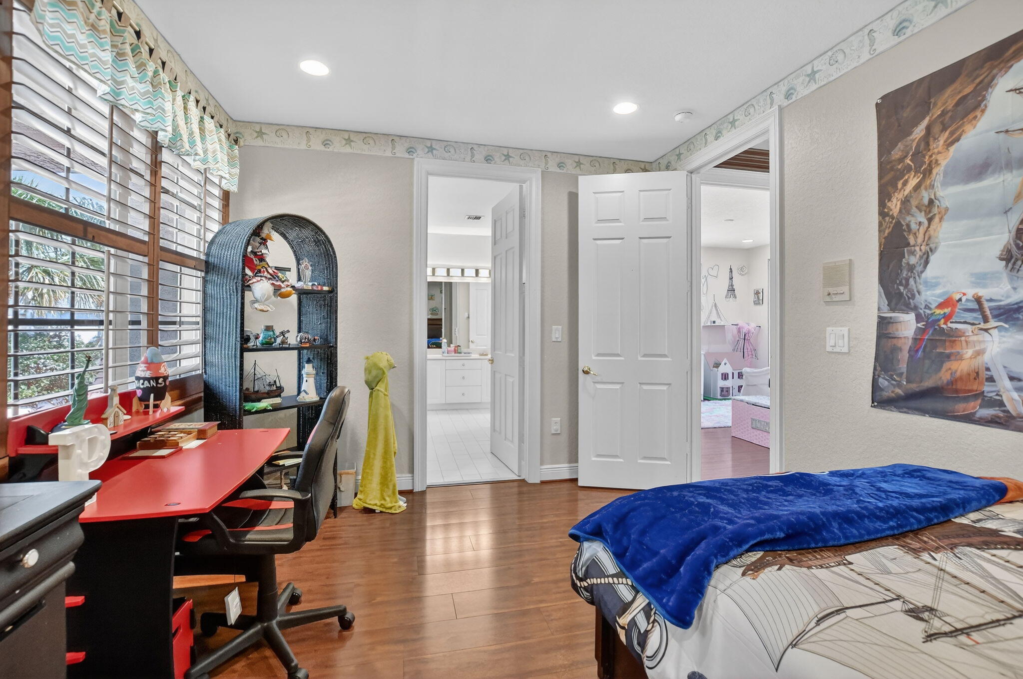 SATURNIA - Residential