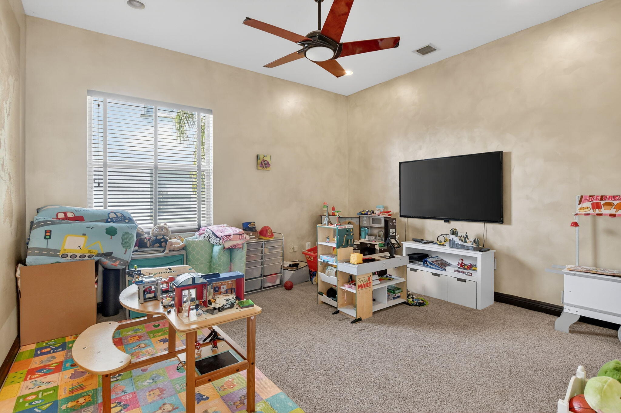 SATURNIA - Residential