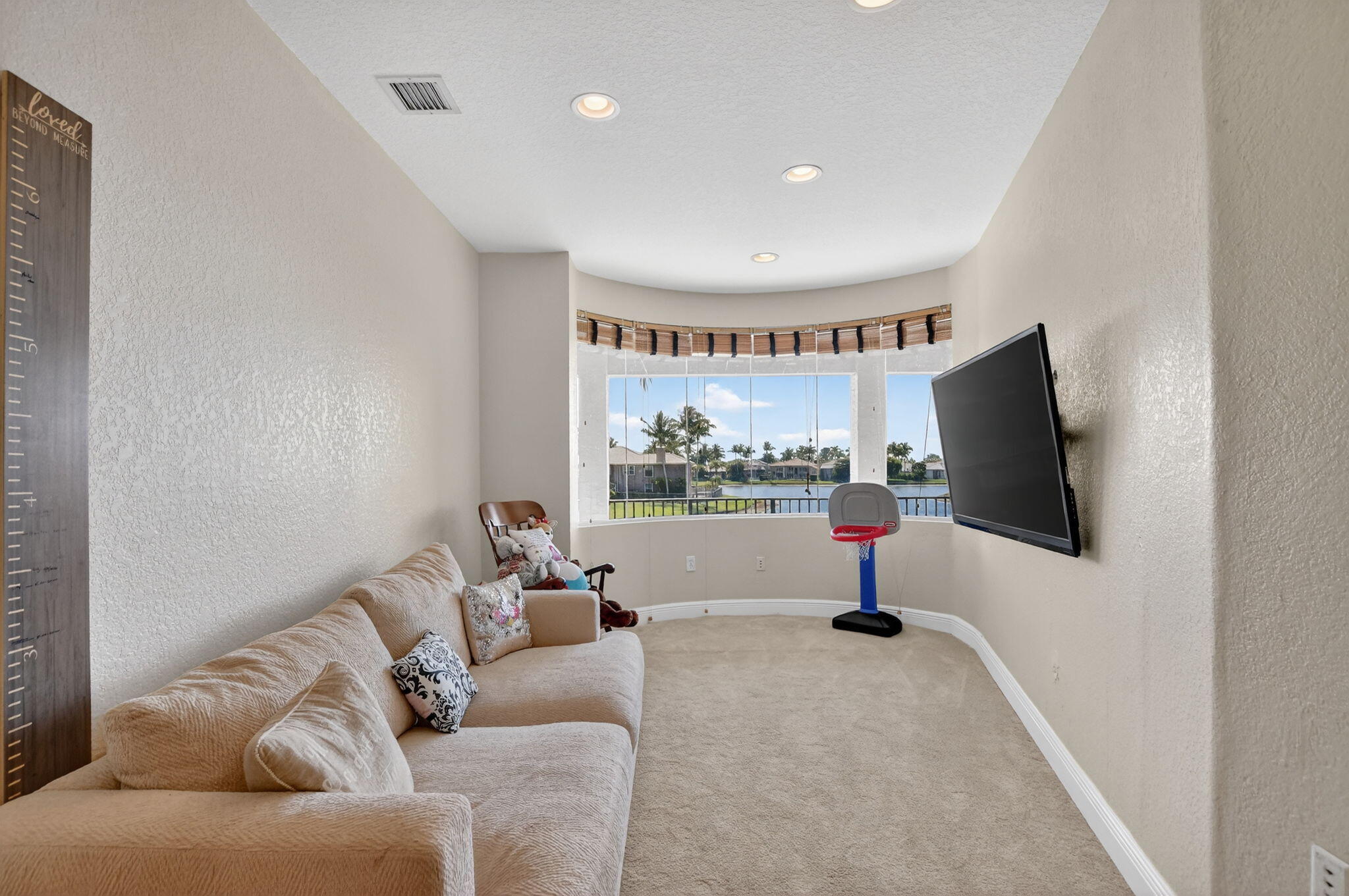 SATURNIA - Residential