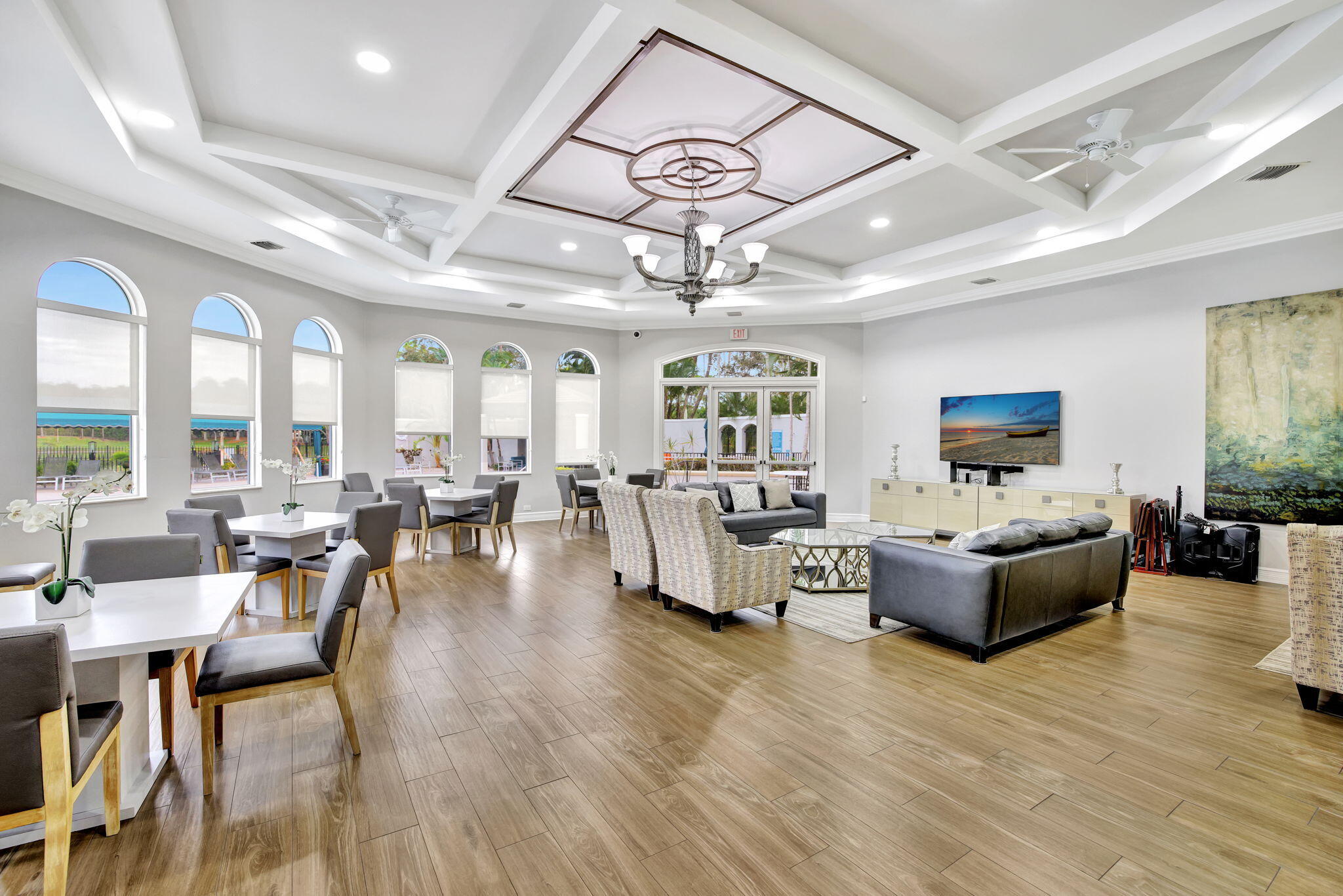 SATURNIA - Residential