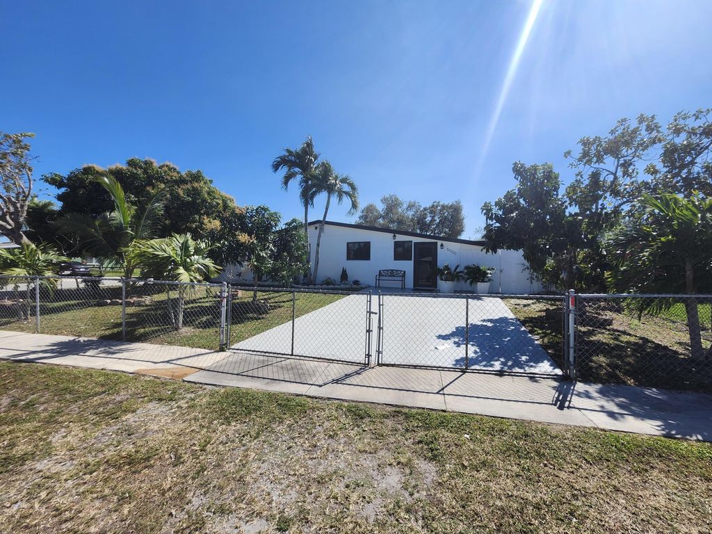 Photo of 5500 SW Sw 37th St, Davie, FL 33314 (MLS # R11166166)