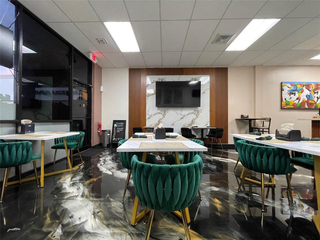View photos, virtual tours, details... 2900 N STATE ROAD 7 3724