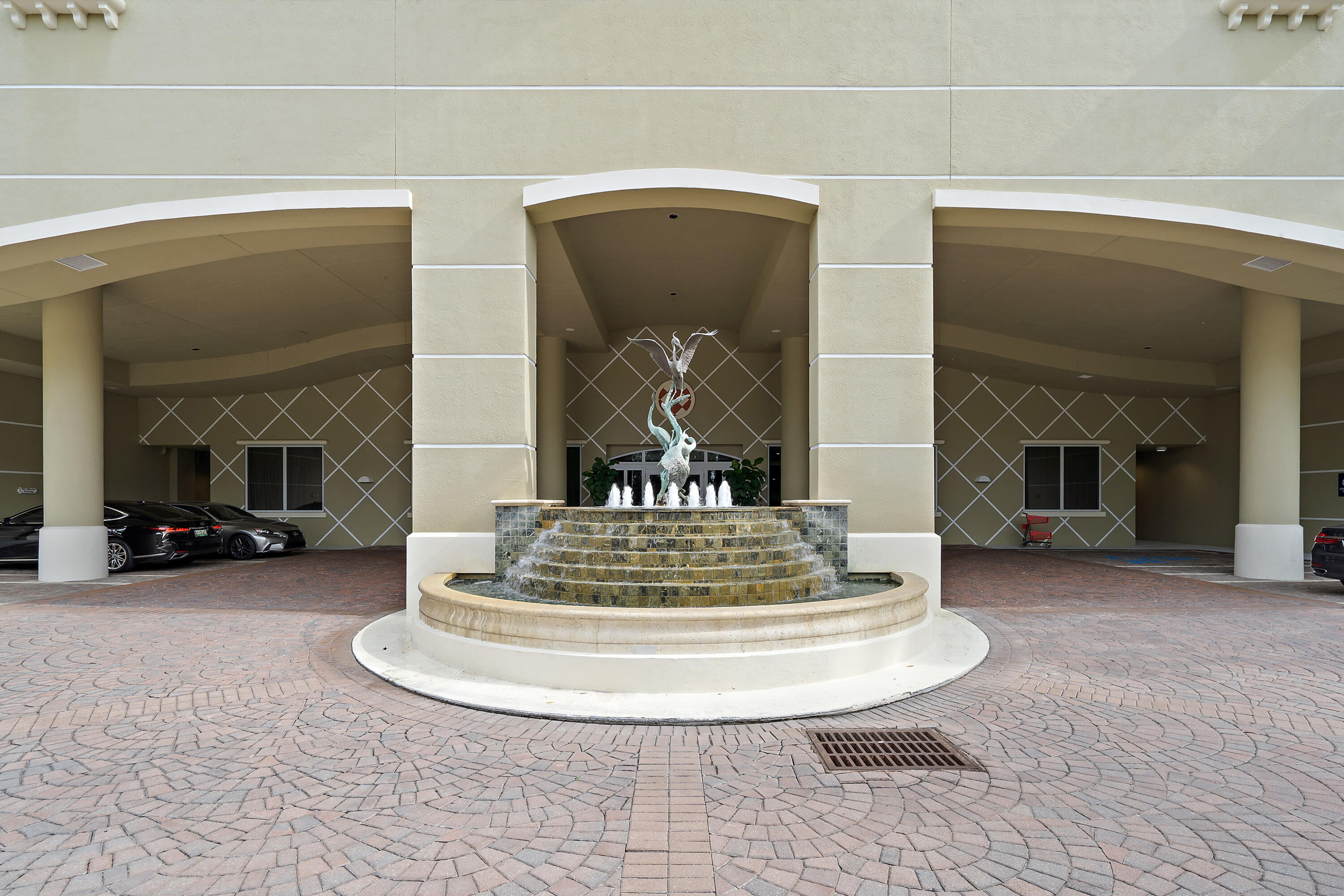 OCEAN'S EDGE - Residential