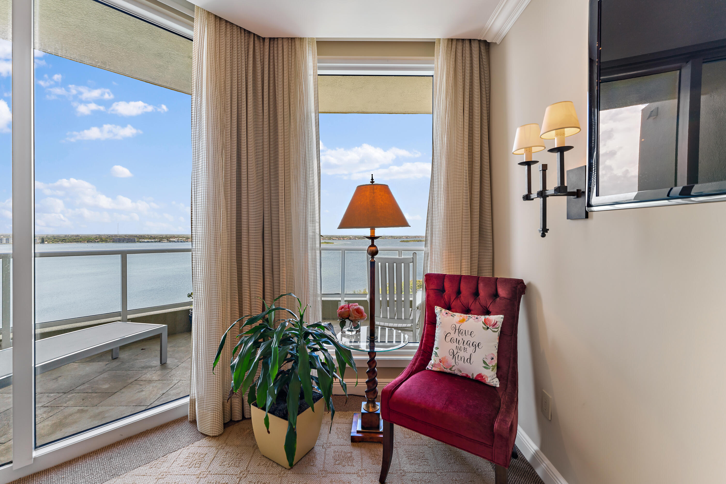 OCEAN'S EDGE - Residential