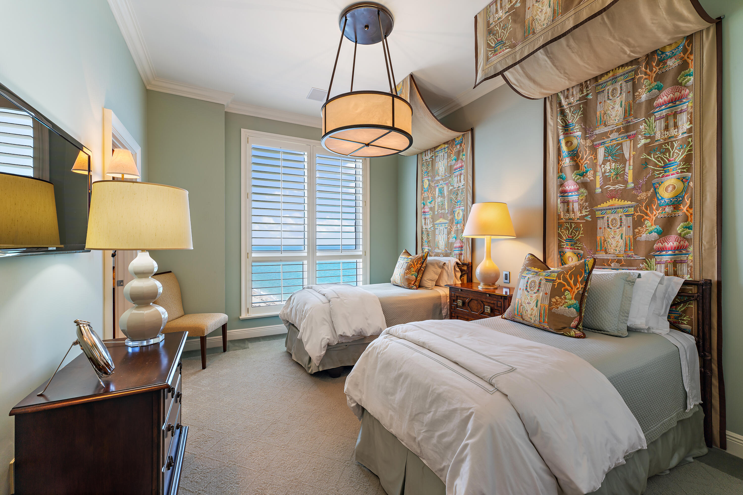 OCEAN'S EDGE - Residential