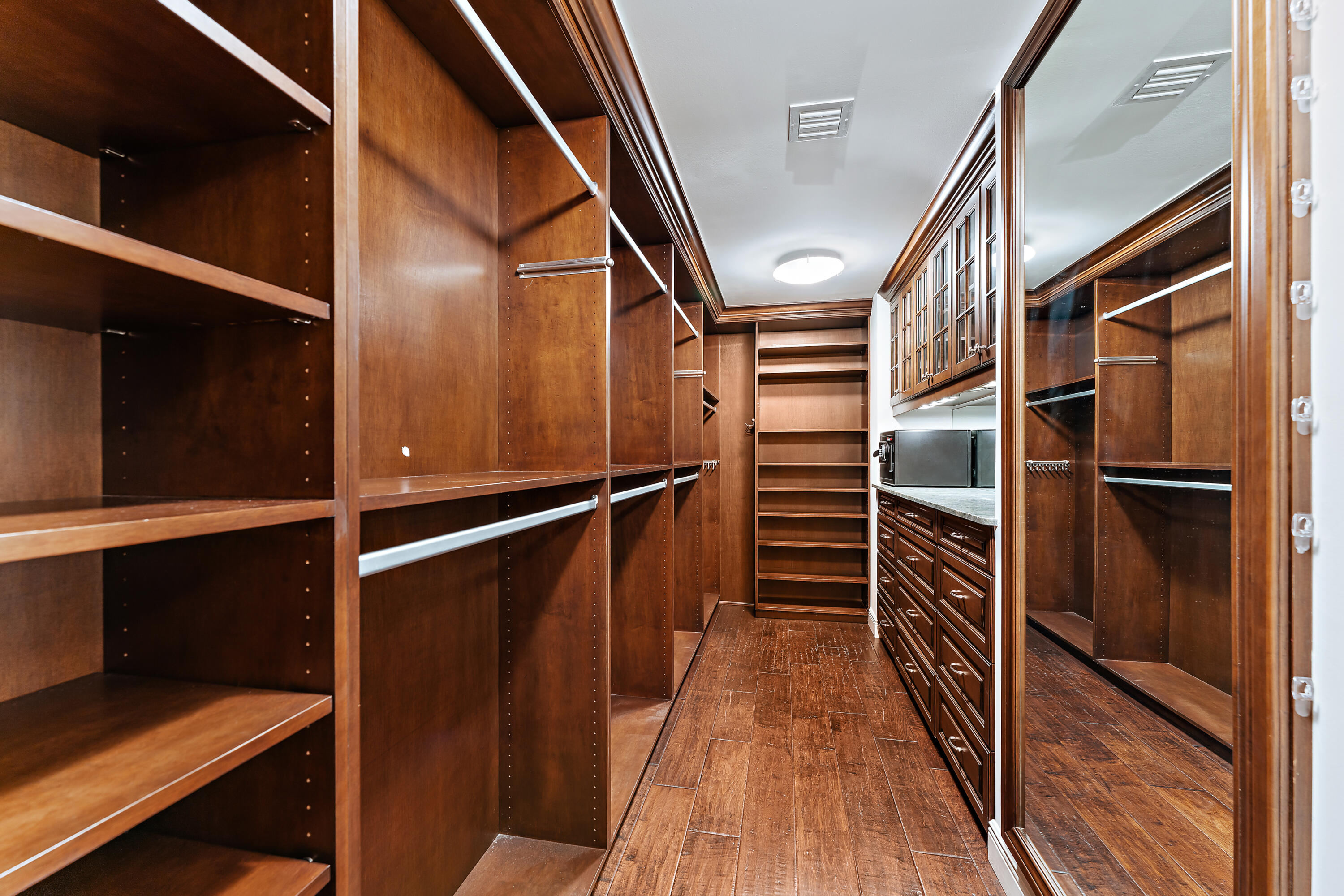 OCEAN'S EDGE - Residential