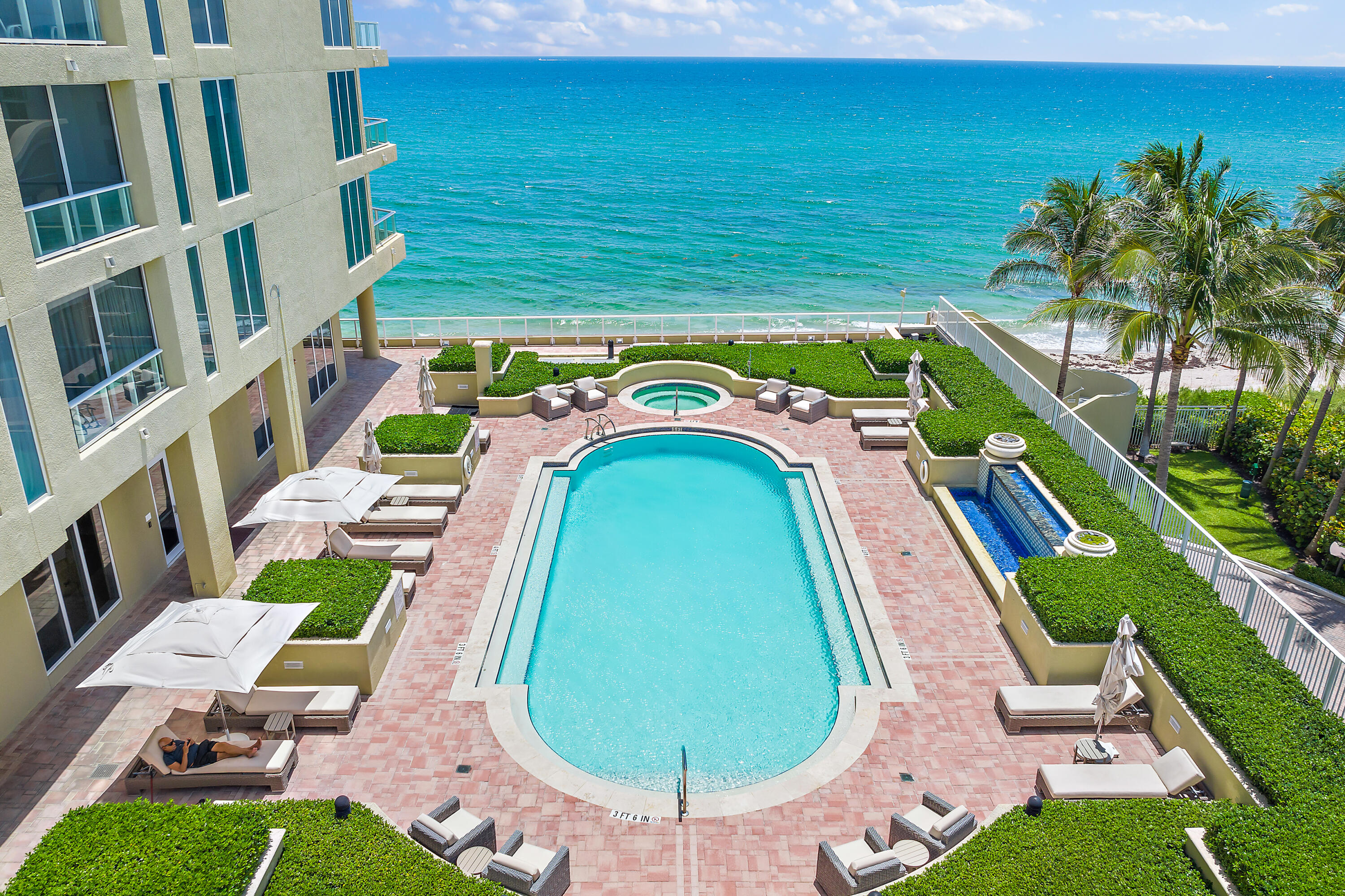 OCEAN'S EDGE - Residential