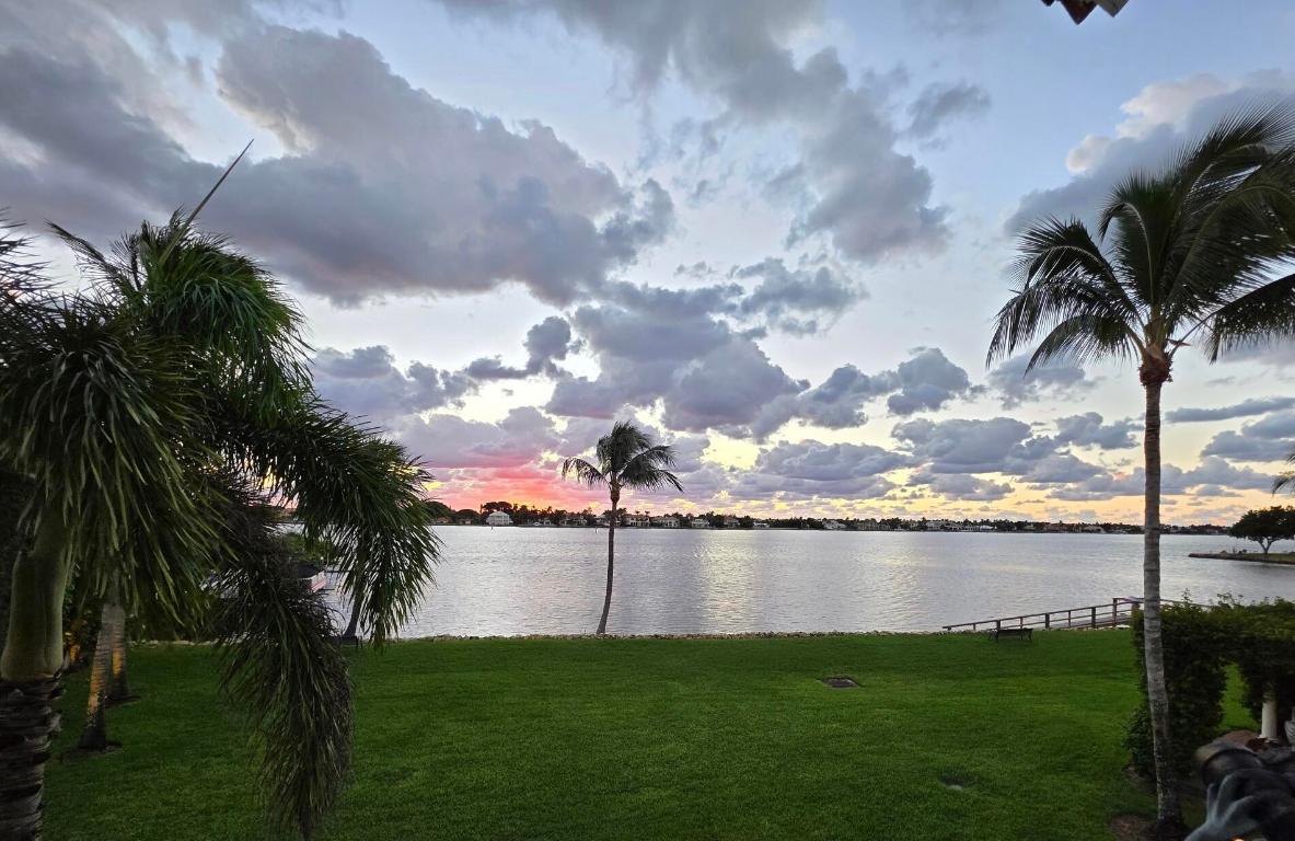 OCEAN CAY - Residential