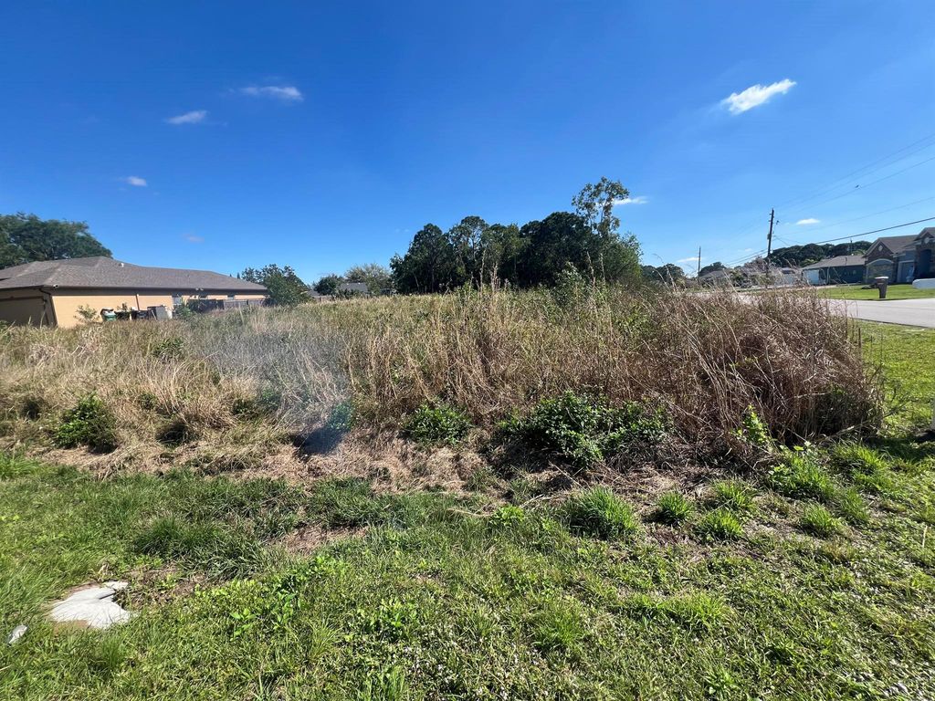 Photo of 6261 NW Topaz Way, Port Saint Lucie, FL 34986 (MLS # R10954637)