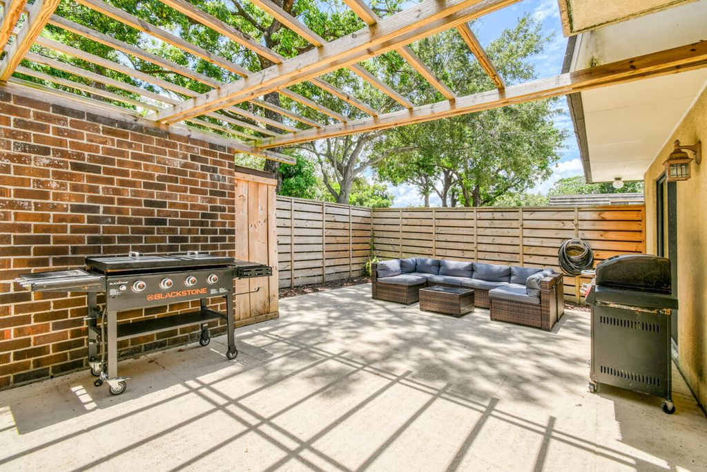 Photo of 630 6th Terrace, Palm Beach Gardens, FL 33418 (MLS # R11110865)