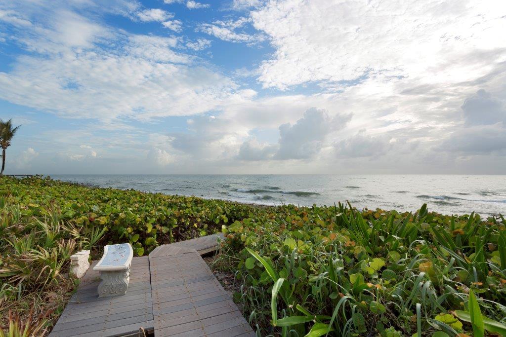 TROPICAL SHORES - Residential