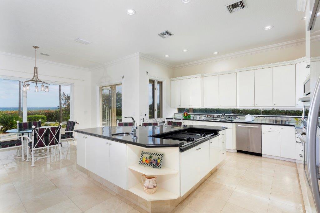 TROPICAL SHORES - Residential