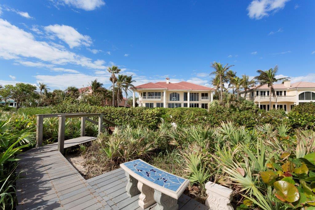 TROPICAL SHORES - Residential