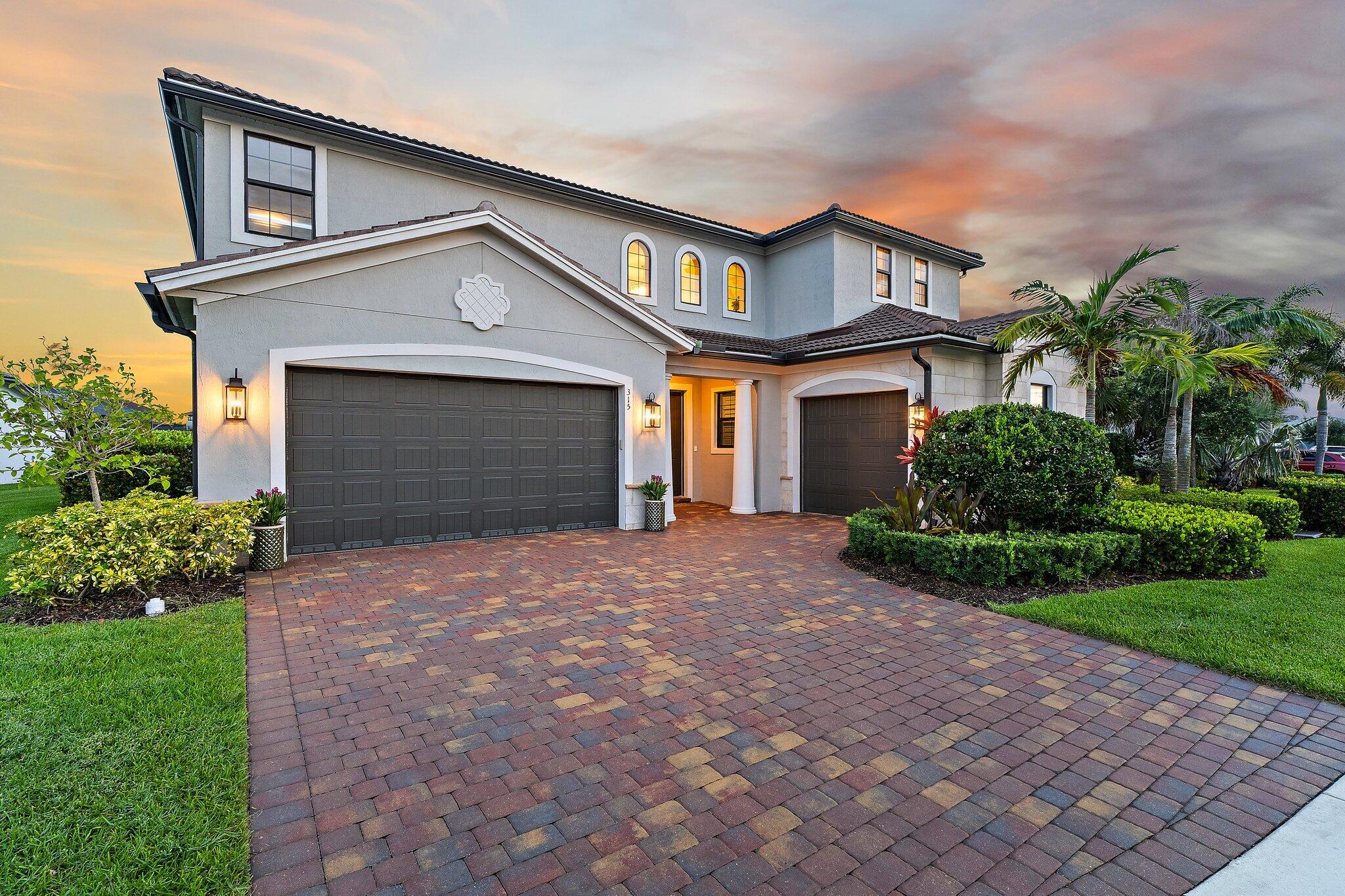 315 Sonoma Isles Circle