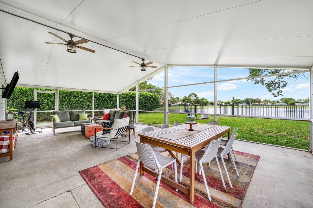 Photo of 5331 Courtney Circle, Boynton Beach, FL 33472 (MLS # B26030886)