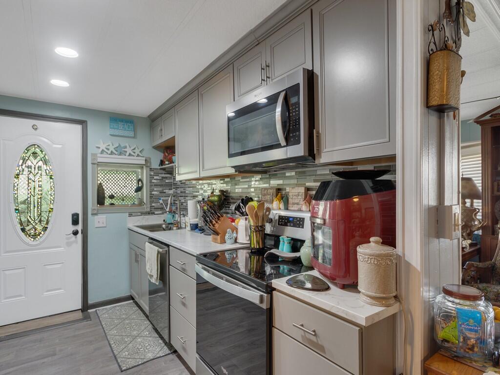 Spanish Lakes Riverfront - Residential