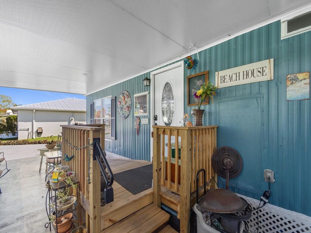 Spanish Lakes Riverfront - Residential