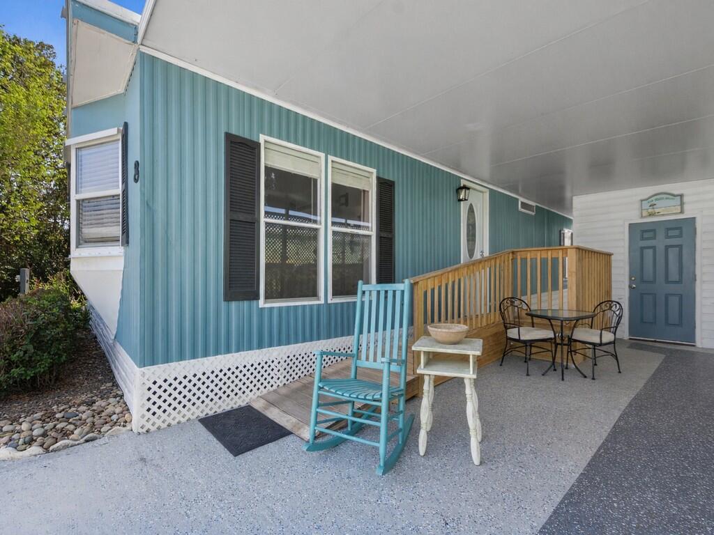 Spanish Lakes Riverfront - Residential