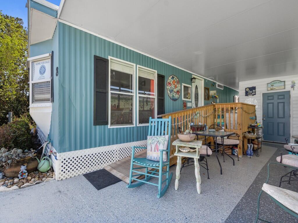 Spanish Lakes Riverfront - Residential